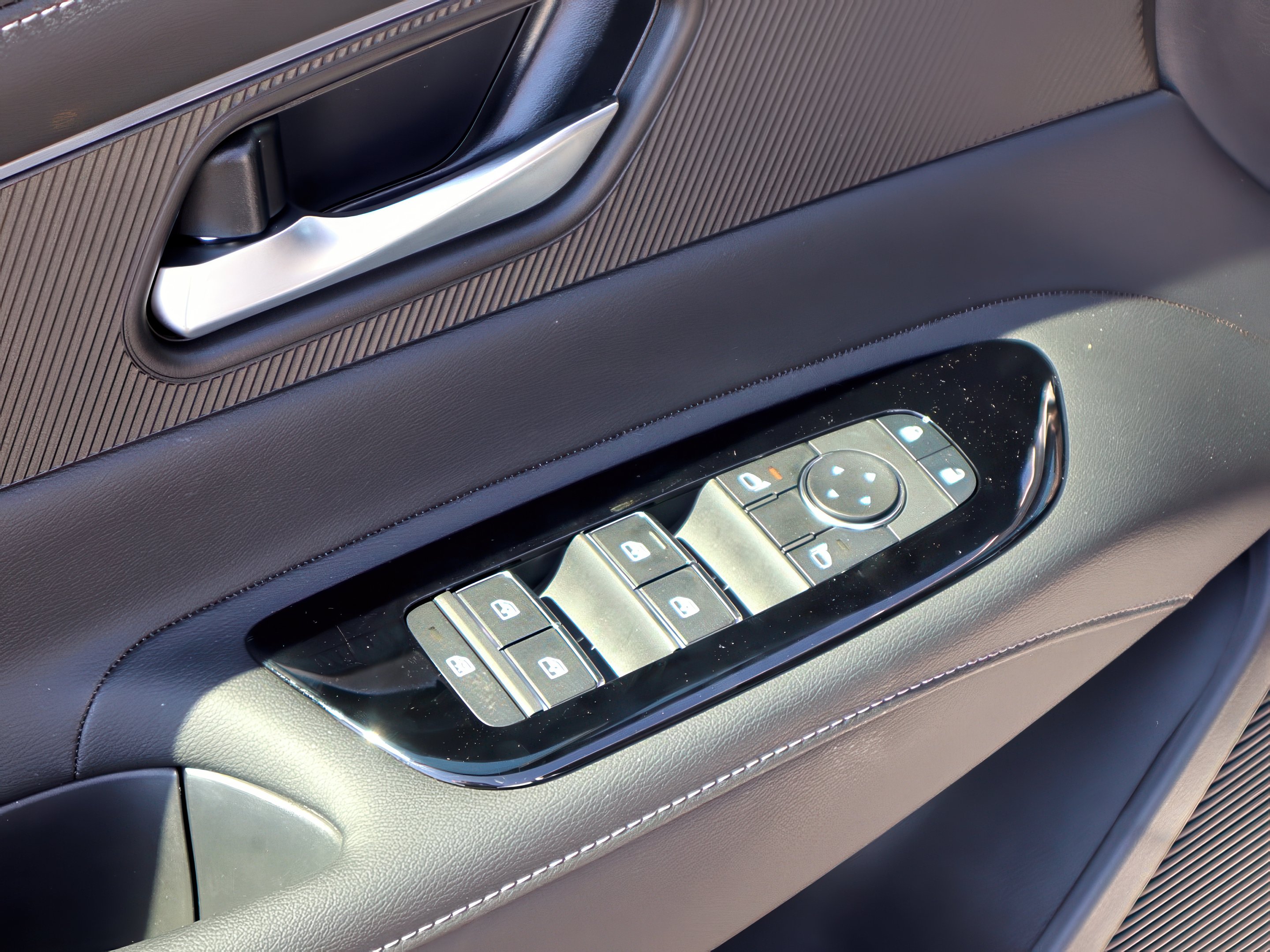 2025 Nissan Murano SV photo 10