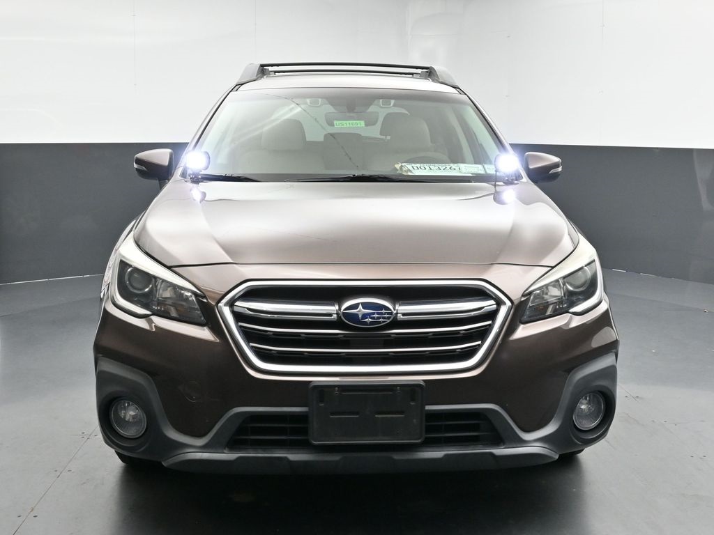2019 Subaru Outback 2.5i Premium photo 2
