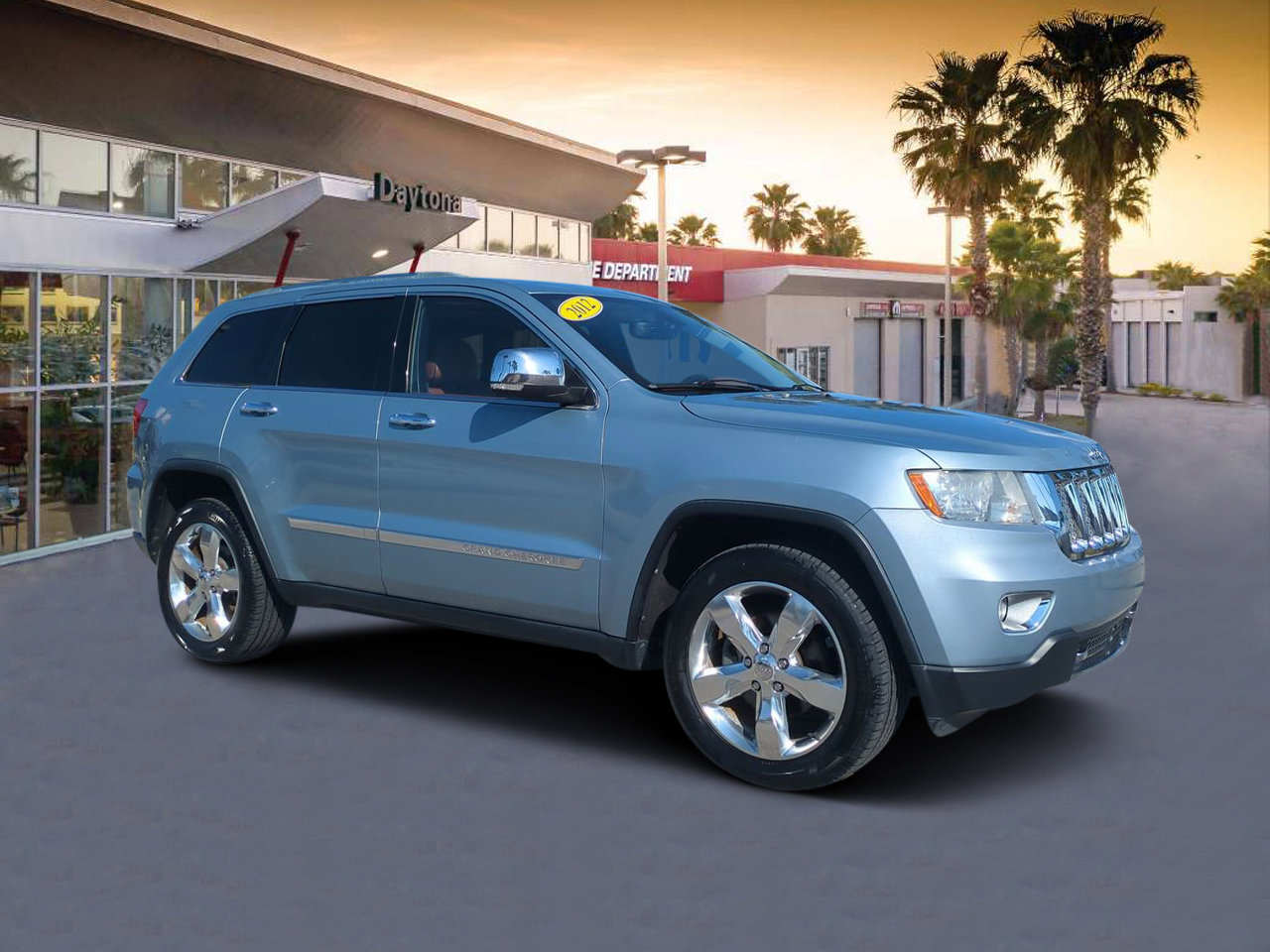 2012 Jeep Grand Cherokee Overland Summit's photo