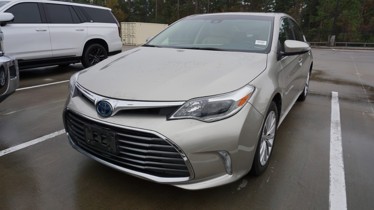 2018 Toyota Avalon Limited's photo