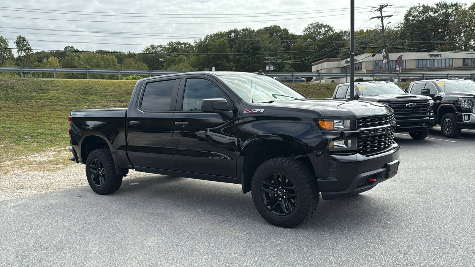 2021 Chevrolet Silverado 1500 Custom Trail Boss photo 2