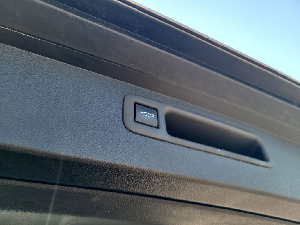 2022 Toyota Highlander XLE photo 26