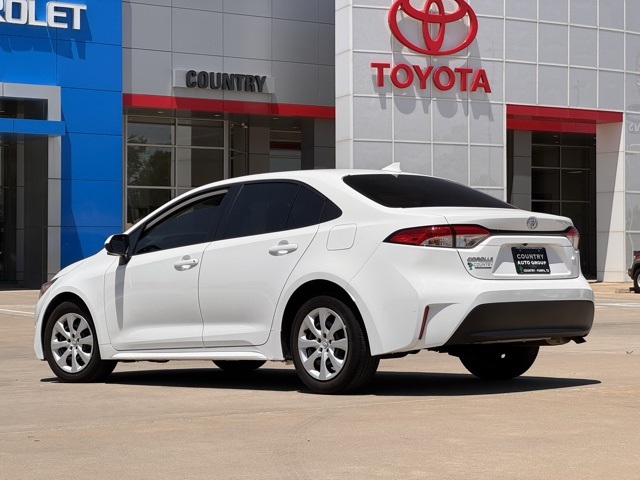 2023 Toyota Corolla LE photo 3