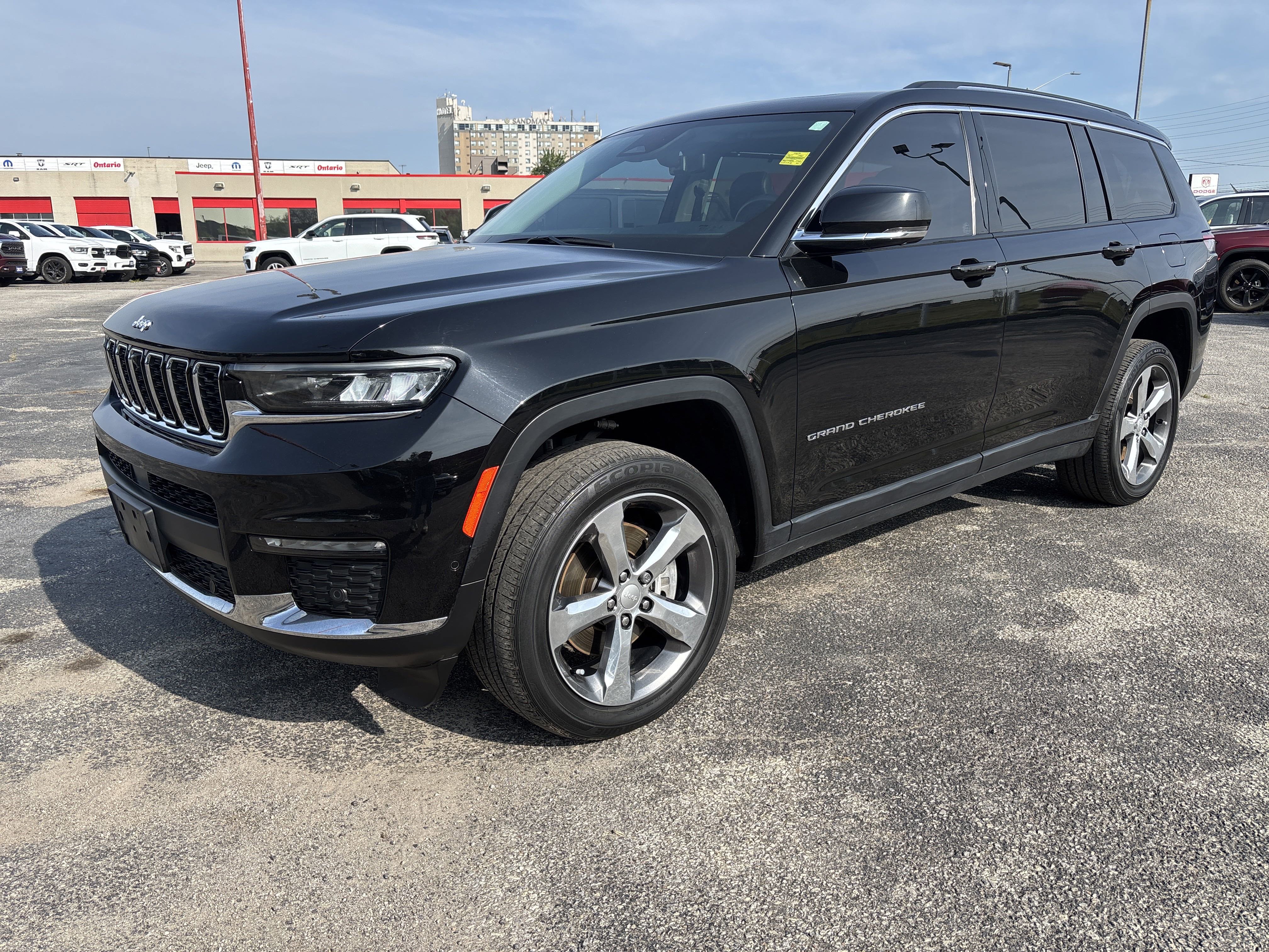 Used 2022 Black Jeep Limited image 1