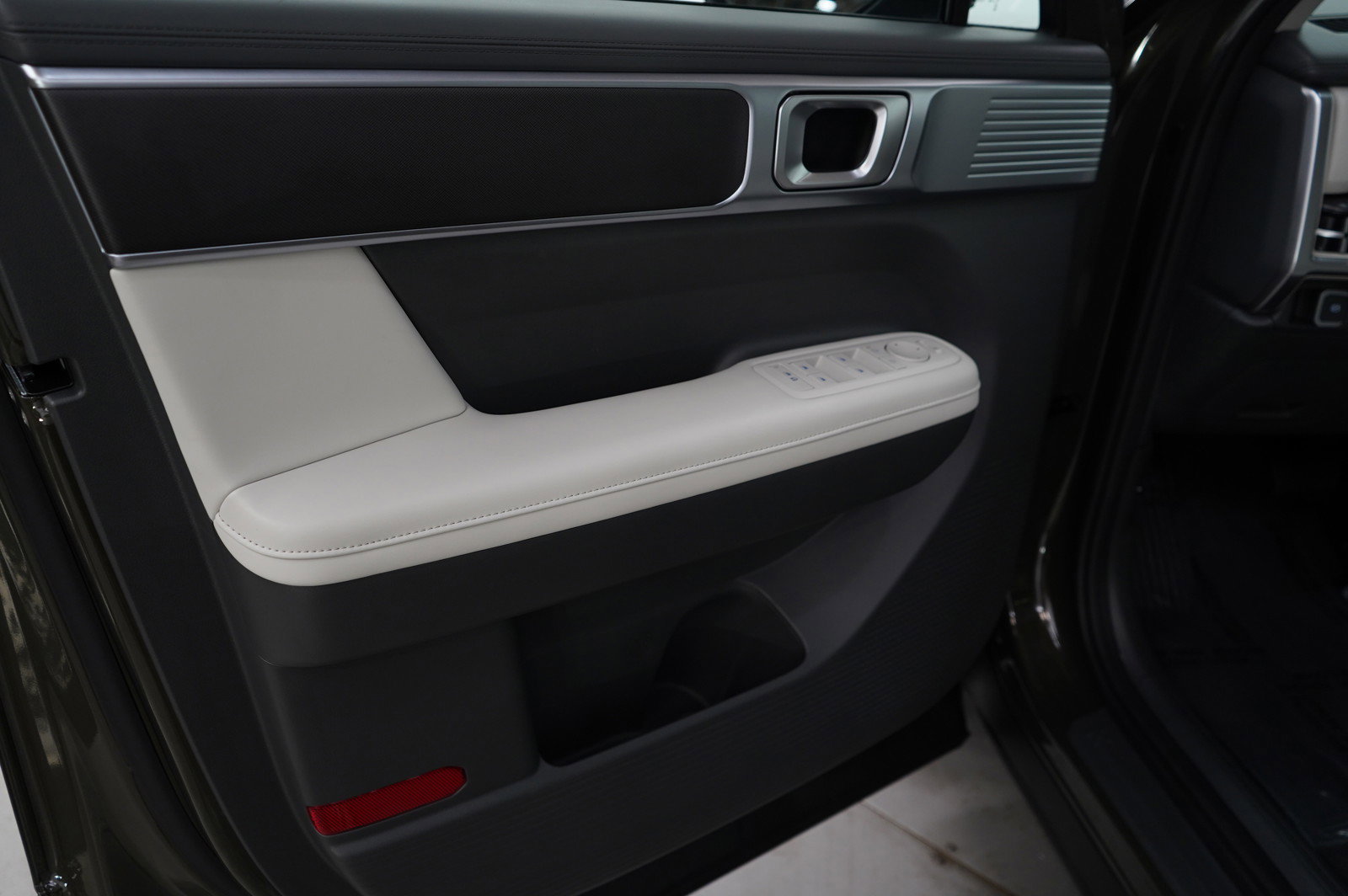 2025 Hyundai Santa Fe SEL photo 20