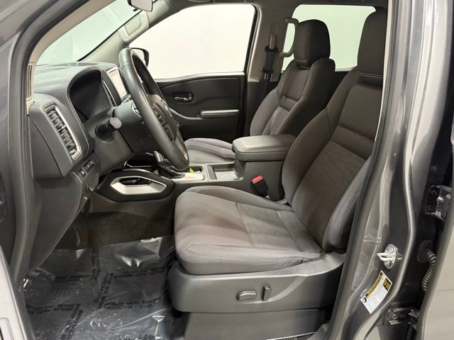 2024 Nissan Frontier SV photo 9