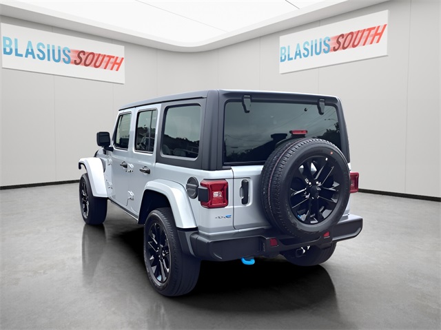 2023 Jeep Wrangler Sahara 4xe photo 4