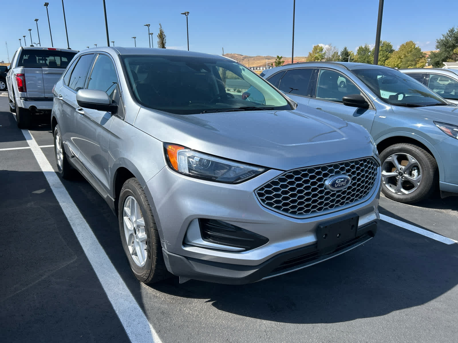 2024 Ford Edge SEL photo 2