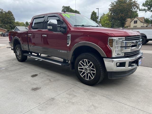 2019 Ford F-350 Lariat photo 3