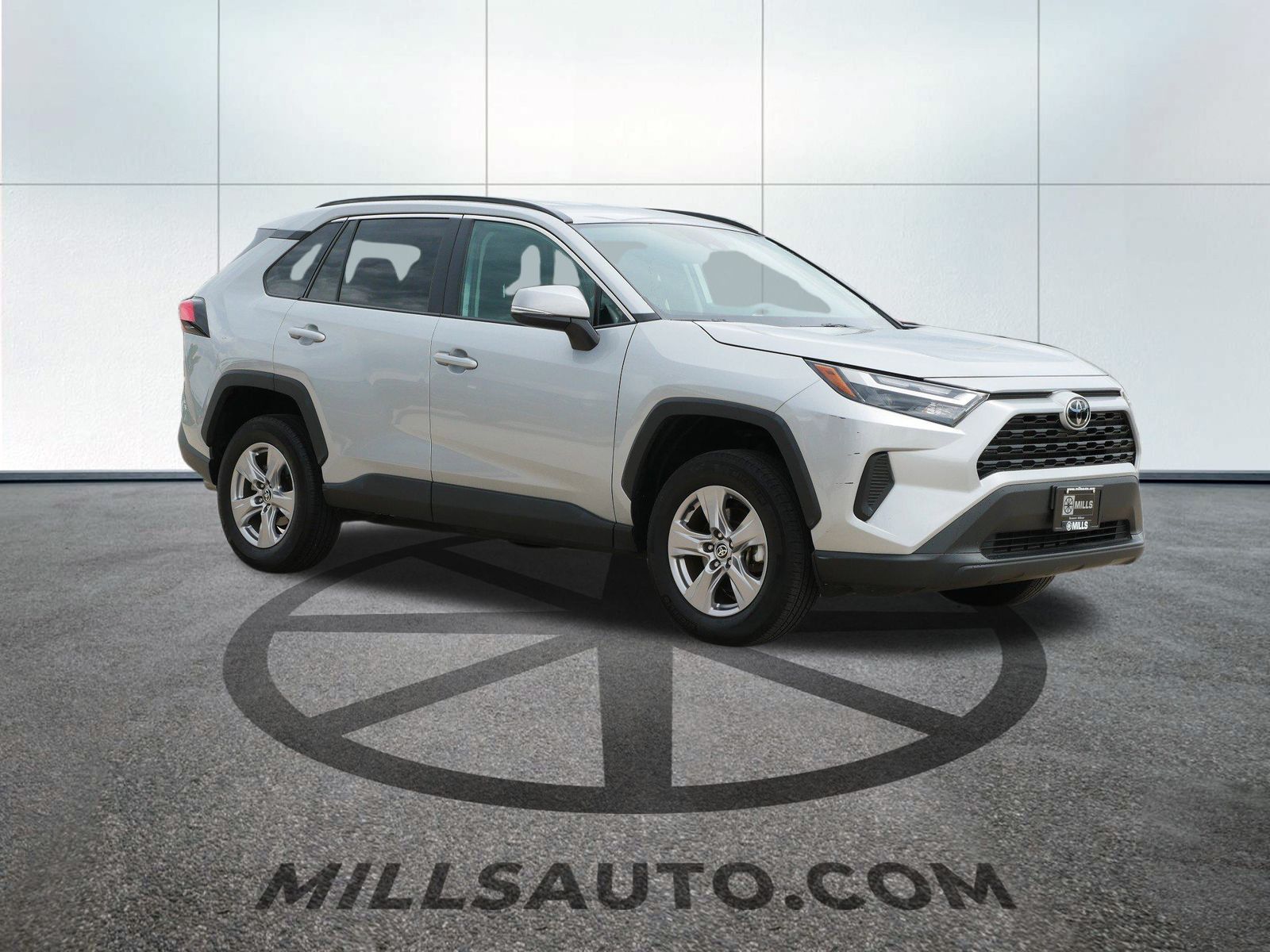 2024 Toyota RAV4 XLE photo 5