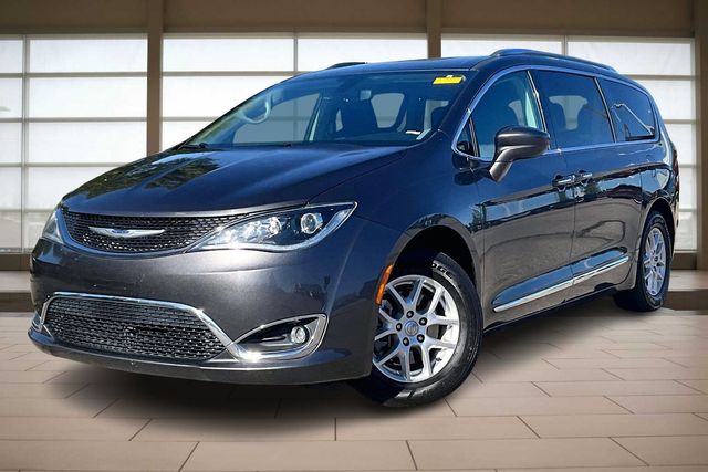 2020 Chrysler Pacifica Touring L's photo