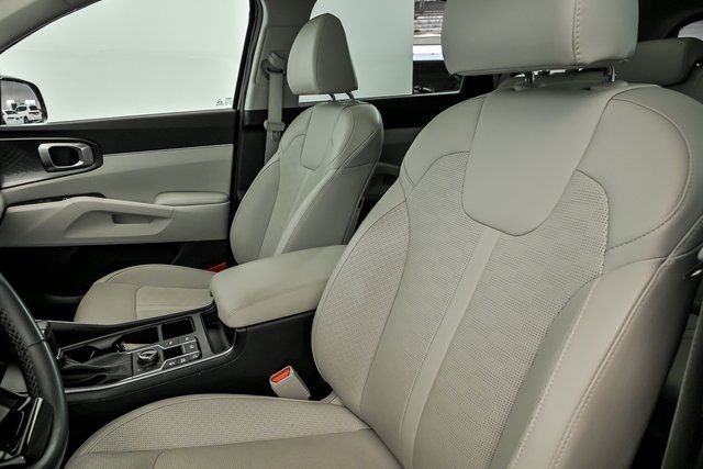 2024 Kia Sorento S photo 12