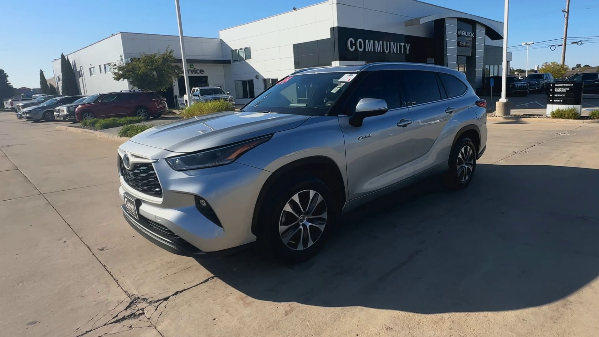 2021 Toyota Highlander Hybrid XLE photo 3