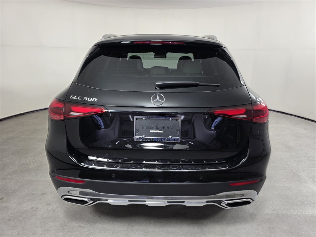 2026 Mercedes Benz GLC 300 photo 4
