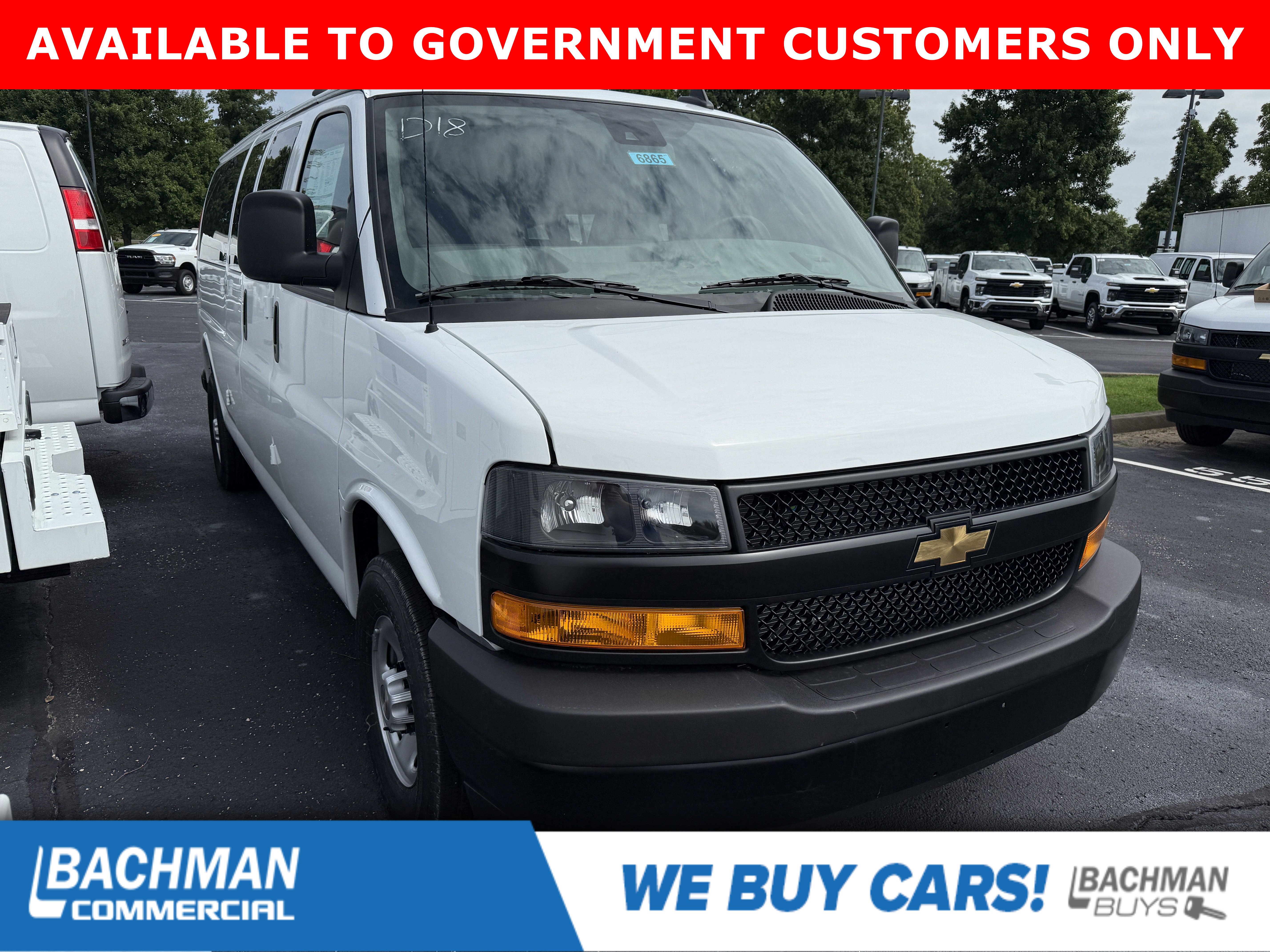 2025 Chevrolet Express Passenger LS's photo
