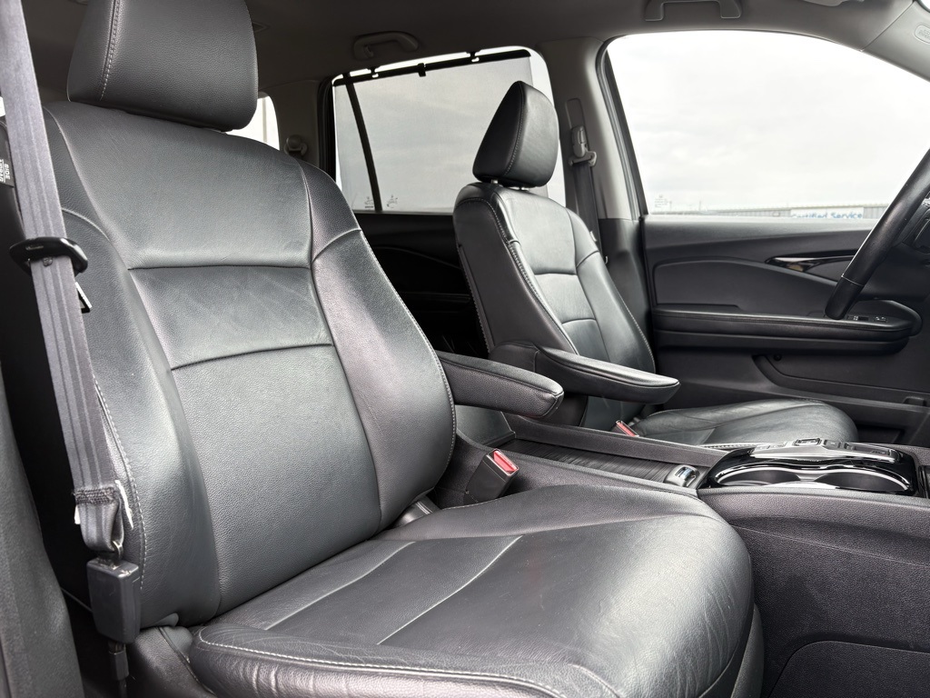 2020 Honda Pilot Touring photo 24