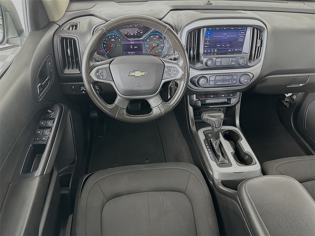 2019 Chevrolet Colorado LT photo 2