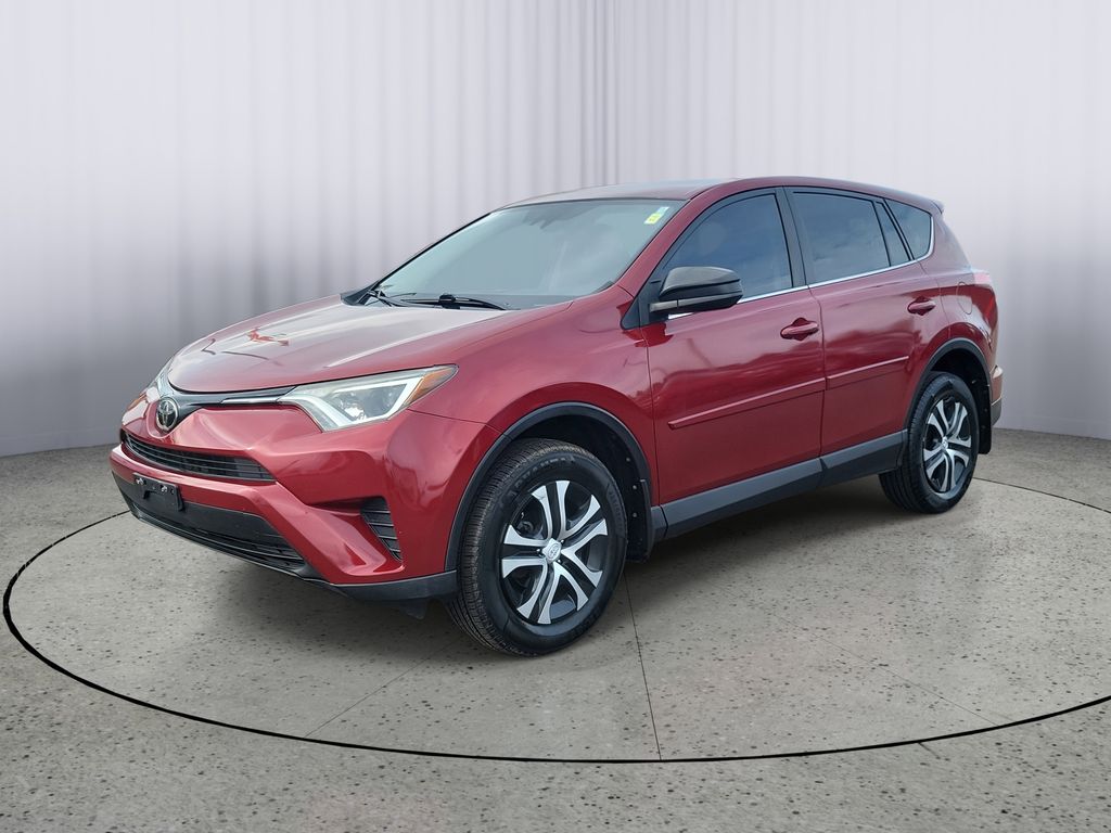 2018 Toyota RAV4 LE photo 3