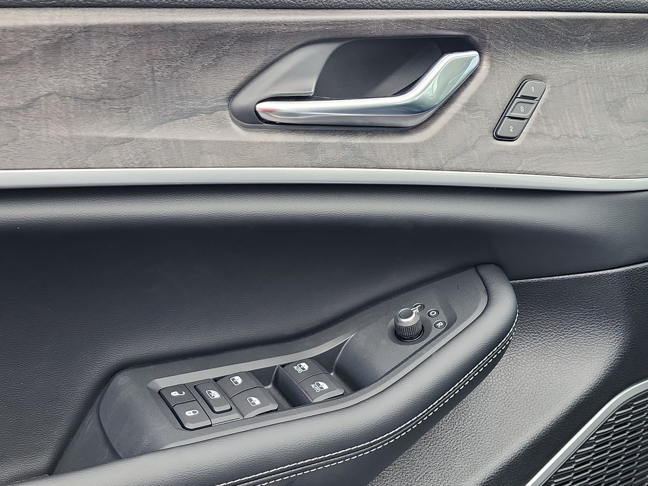 2025 Jeep Grand Cherokee Limited photo 13