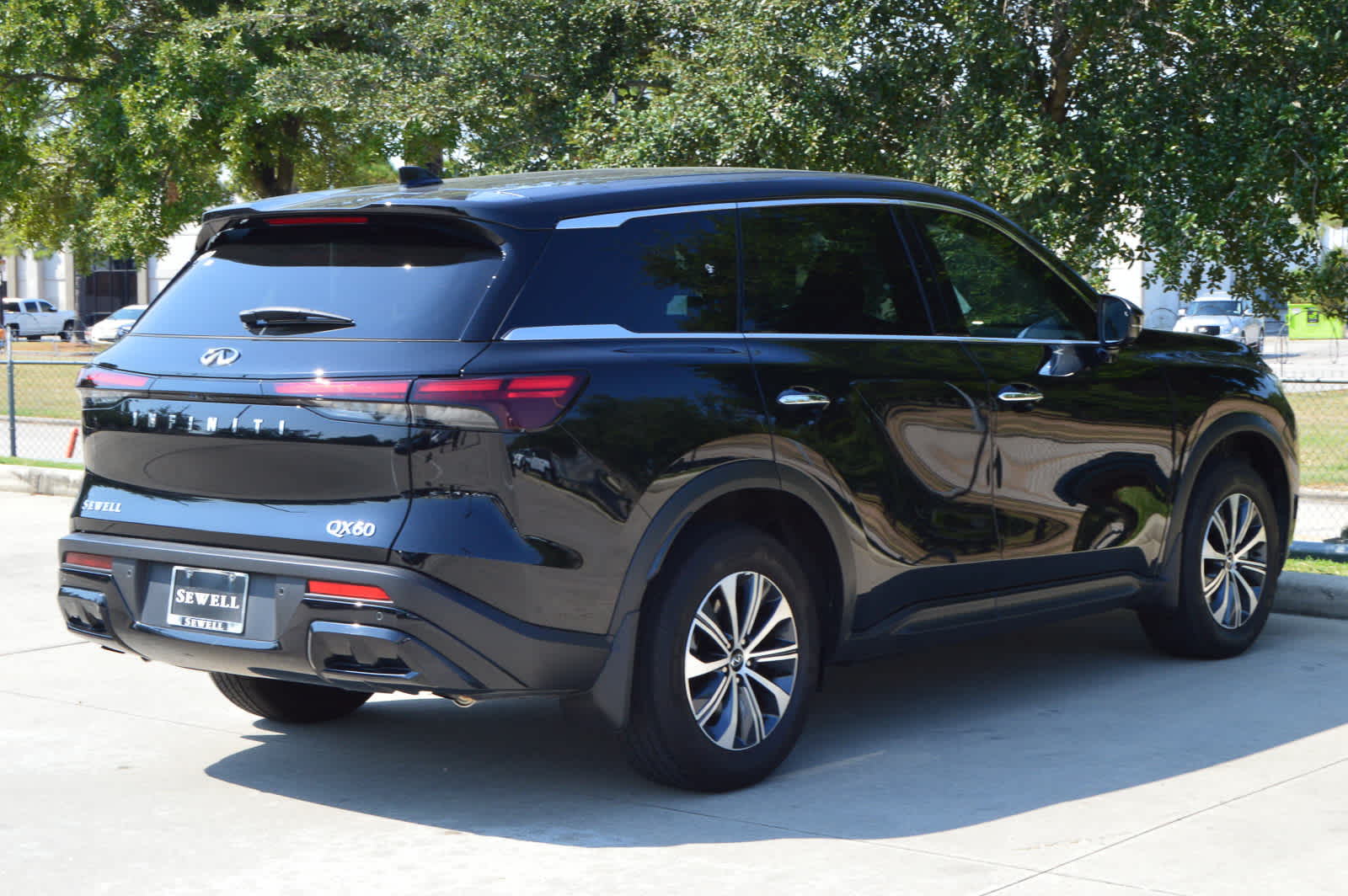 2025 Infiniti QX60 Pure photo 4