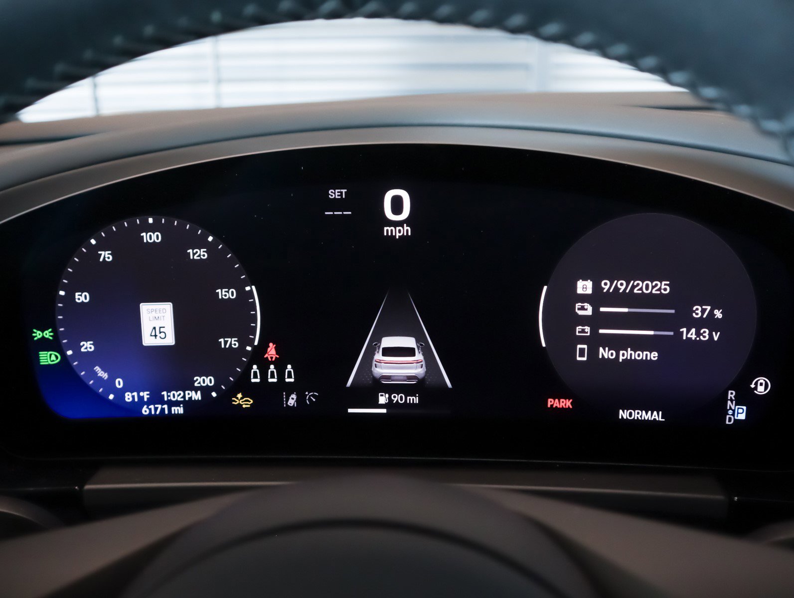 2025 Porsche Macan Electric photo 16