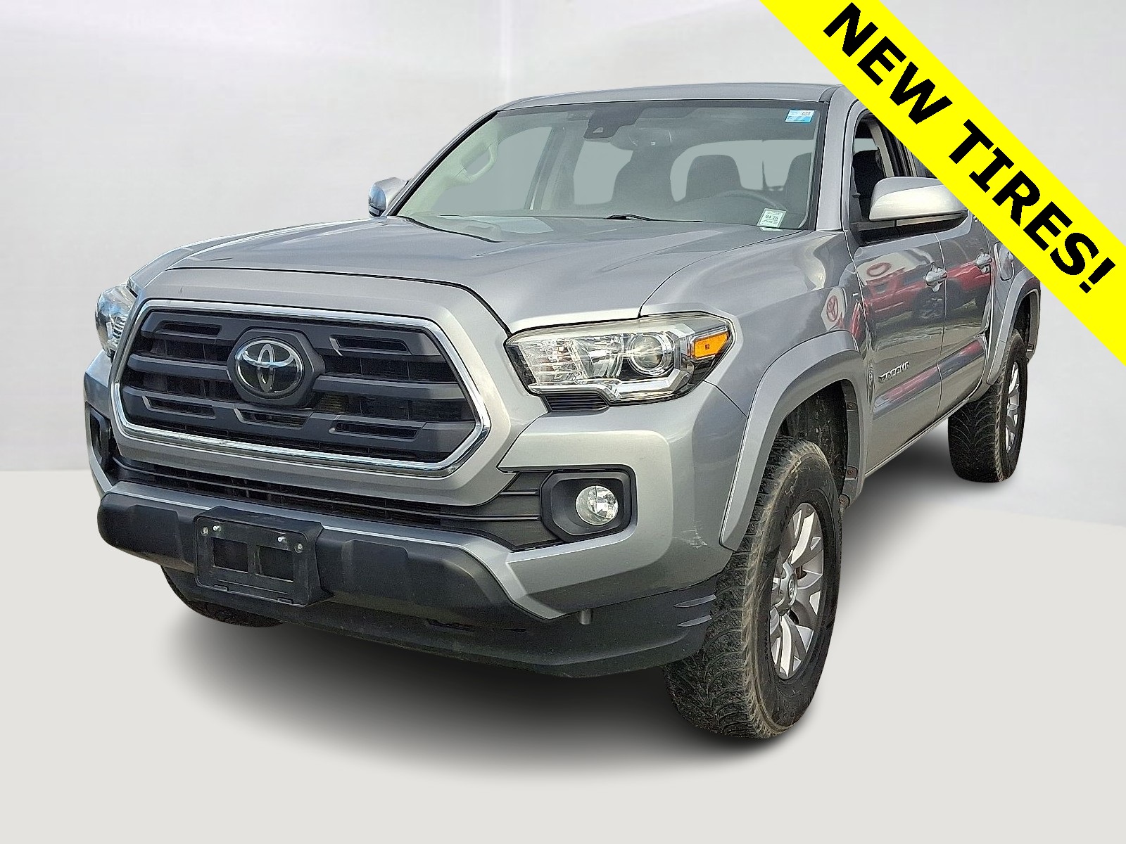 2018 Toyota Tacoma SR5's photo