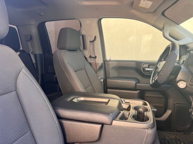 2019 Chevrolet Silverado Custom photo 9