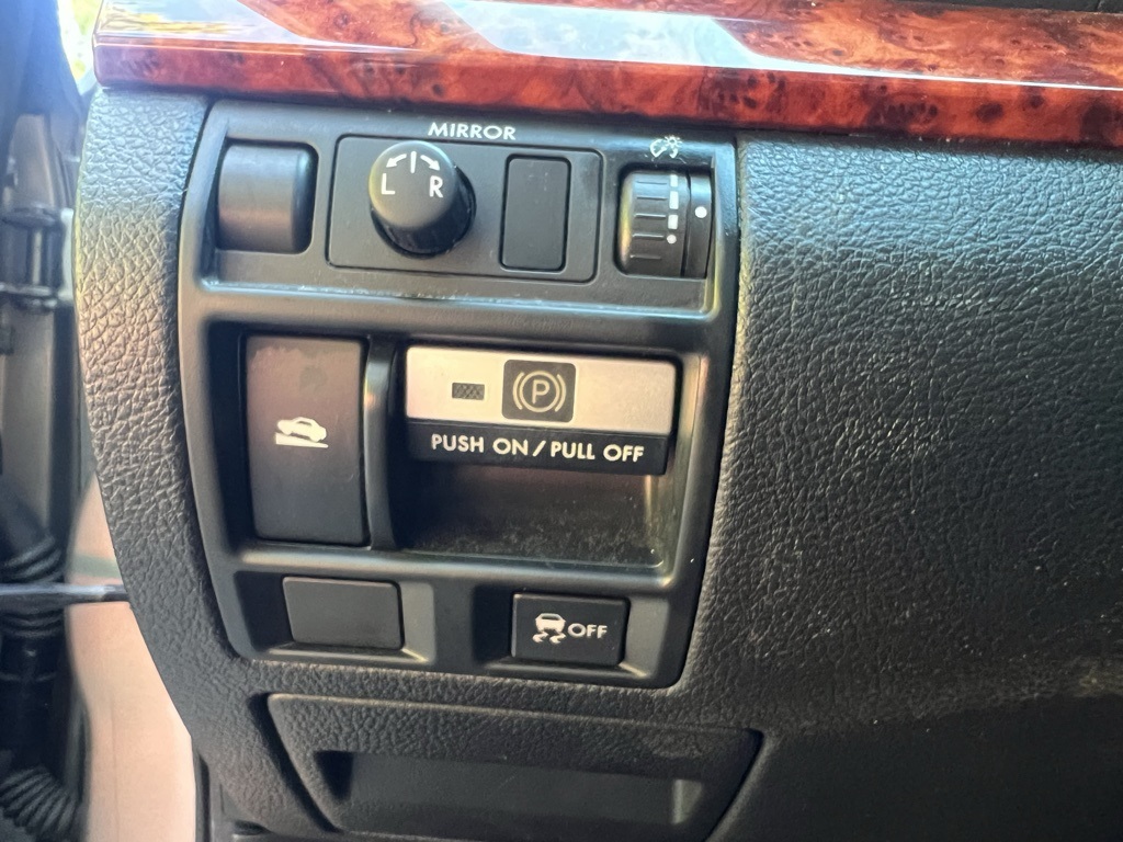 2010 Subaru Outback 2.5i photo 10