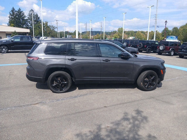 2023 Jeep Grand Cherokee Altitude photo 5