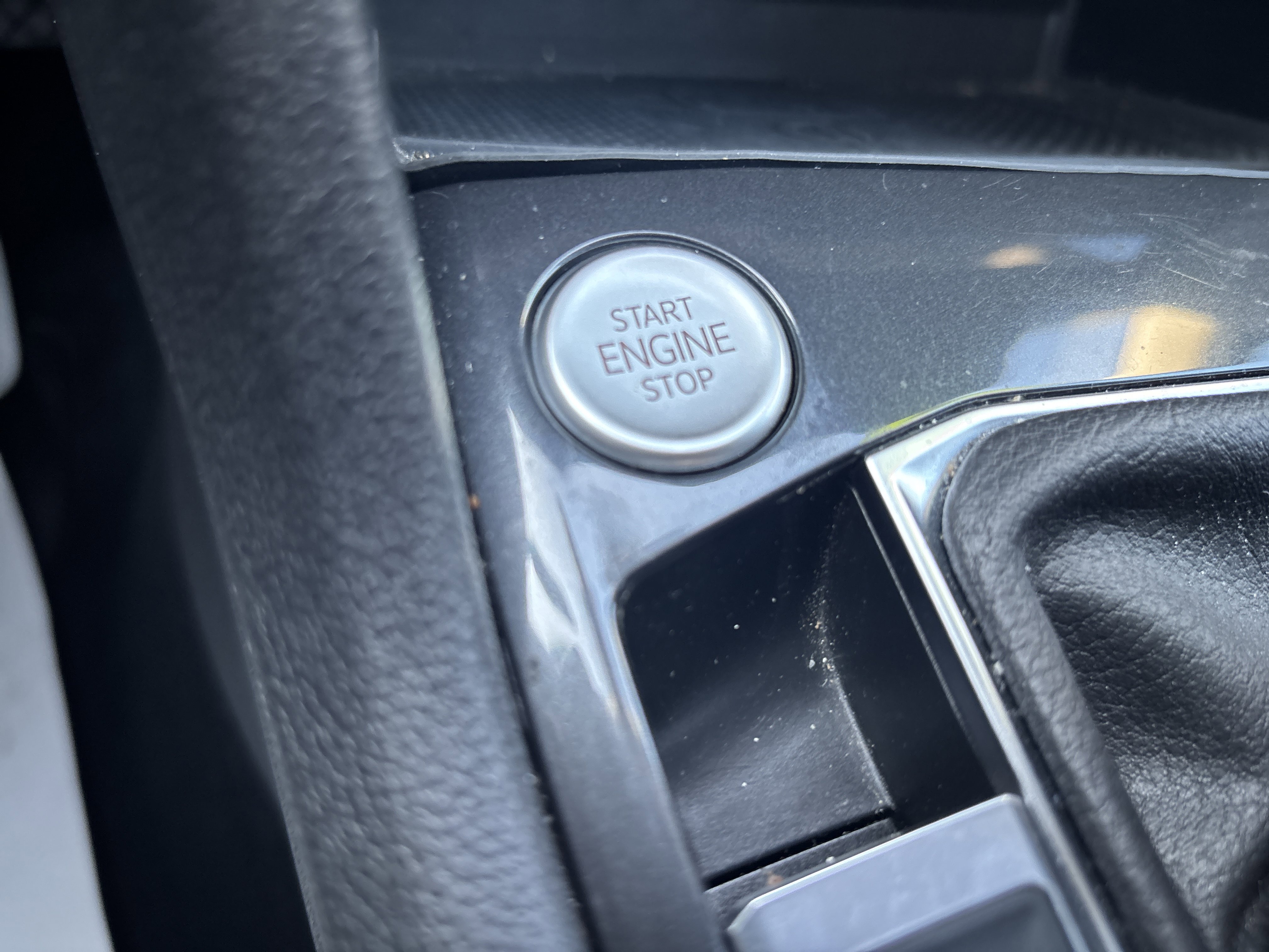 2024 Volkswagen Tiguan SE Wolfsburg Edition photo 3