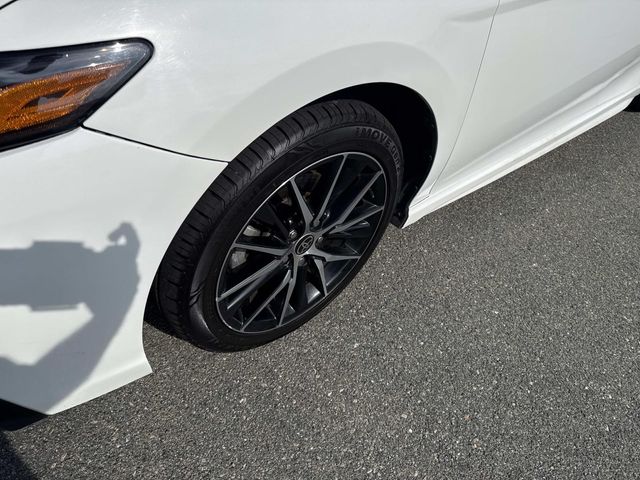 2024 Toyota Camry SE photo 10