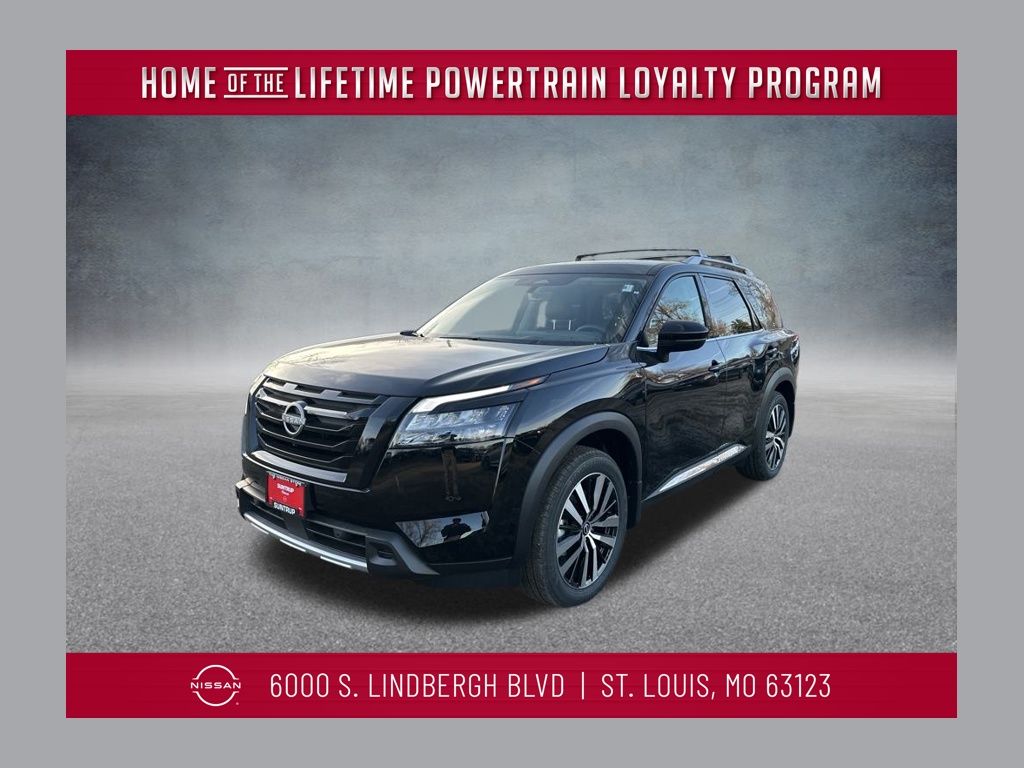 2025 Nissan Pathfinder Platinum's photo