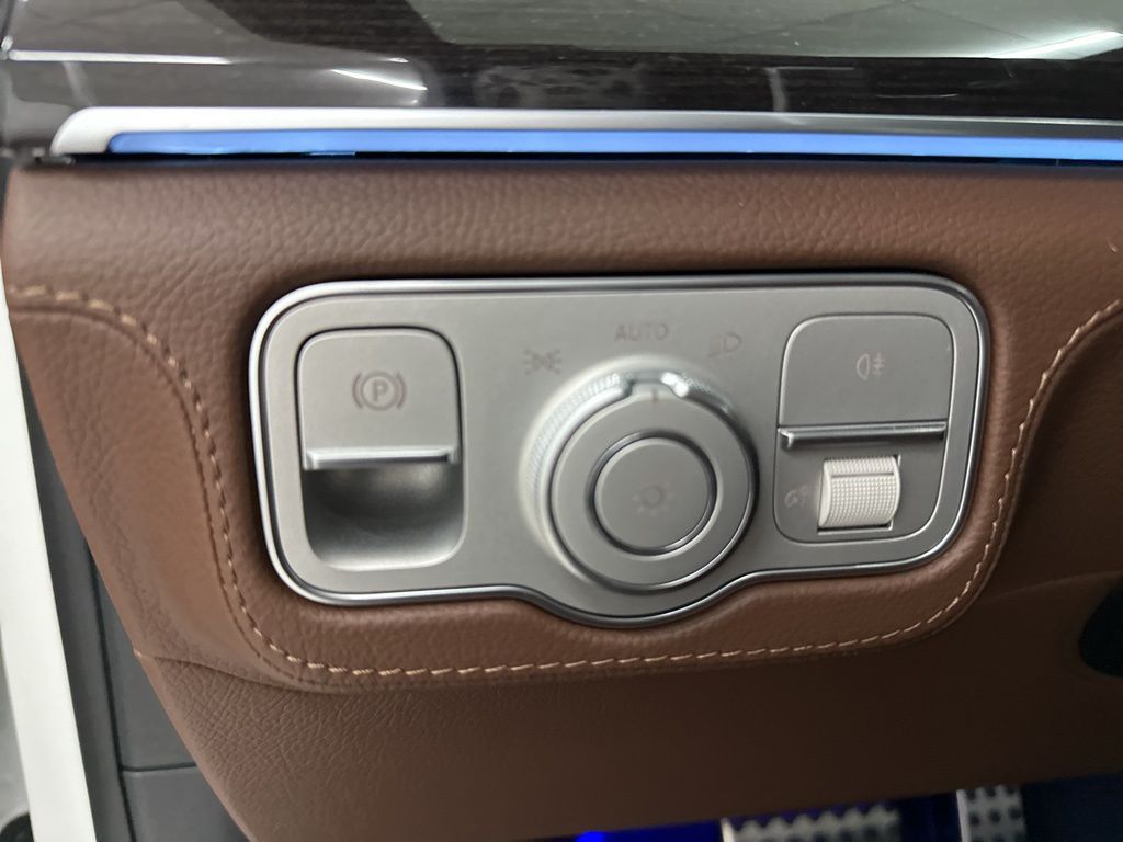 2026 Mercedes Benz GLS 450 4MATIC photo 18