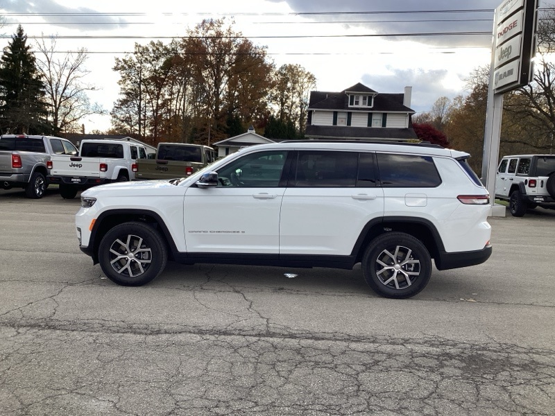 2025 Jeep Grand Cherokee Limited photo 4