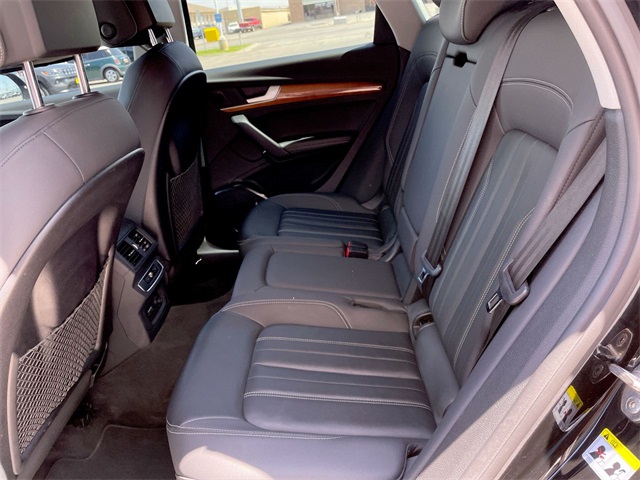 2022 Audi Q5 45 S line Premium photo 13
