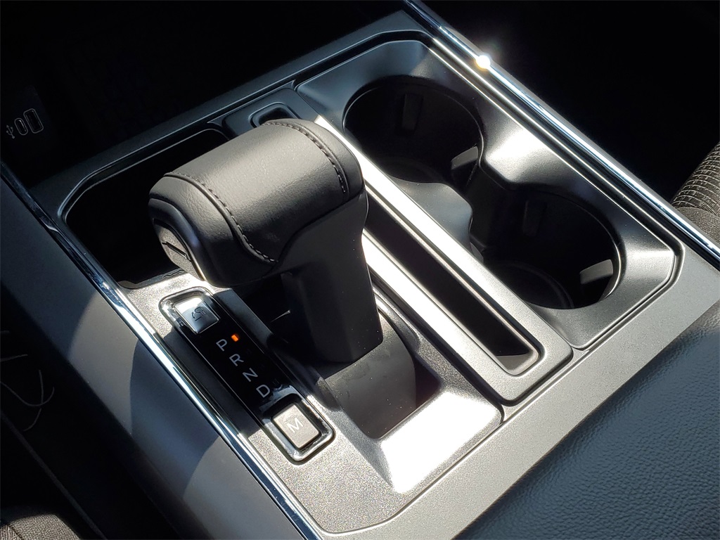 2025 Ford F-150 XLT photo 16