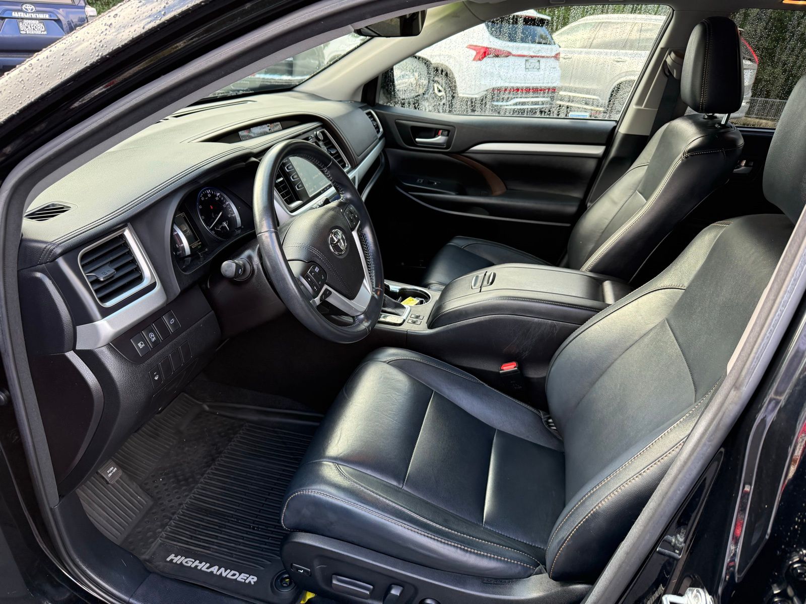 2017 Toyota Highlander XLE photo 10