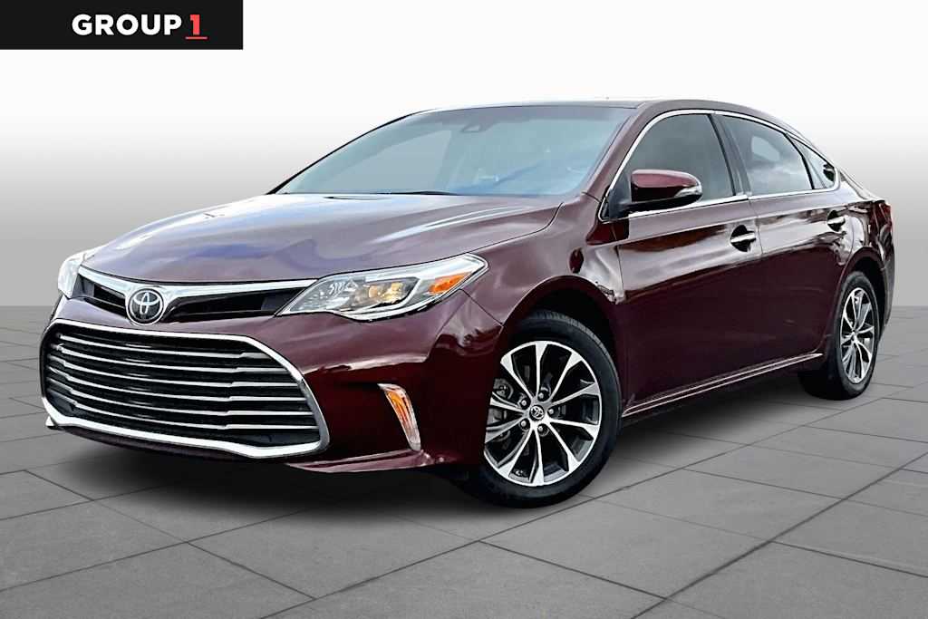 2017 Toyota Avalon XLE Premium's photo