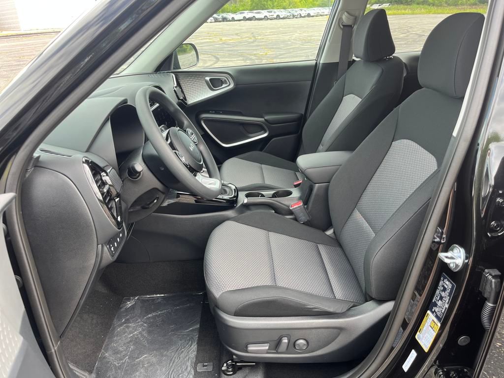 2025 Kia Soul S photo 10