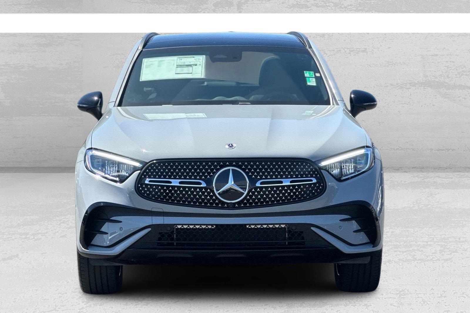 2025 Mercedes Benz GLC 300 4MATIC photo 2