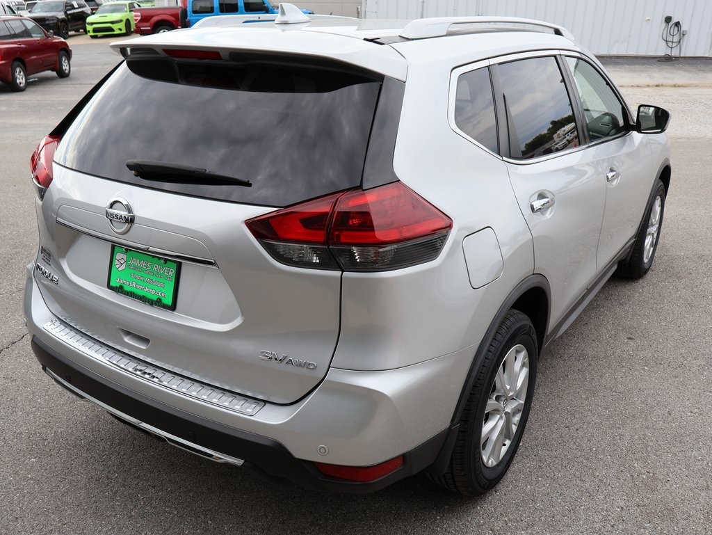 2019 Nissan Rogue SV photo 5