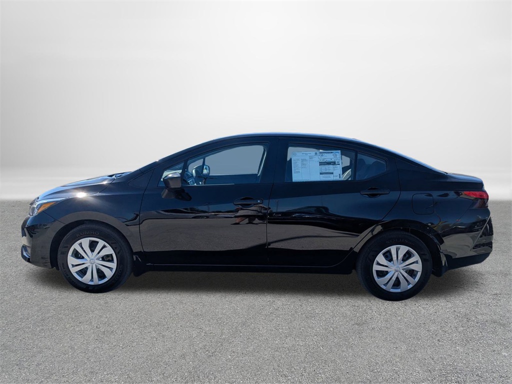 2025 Nissan Versa 1.6 S photo 4