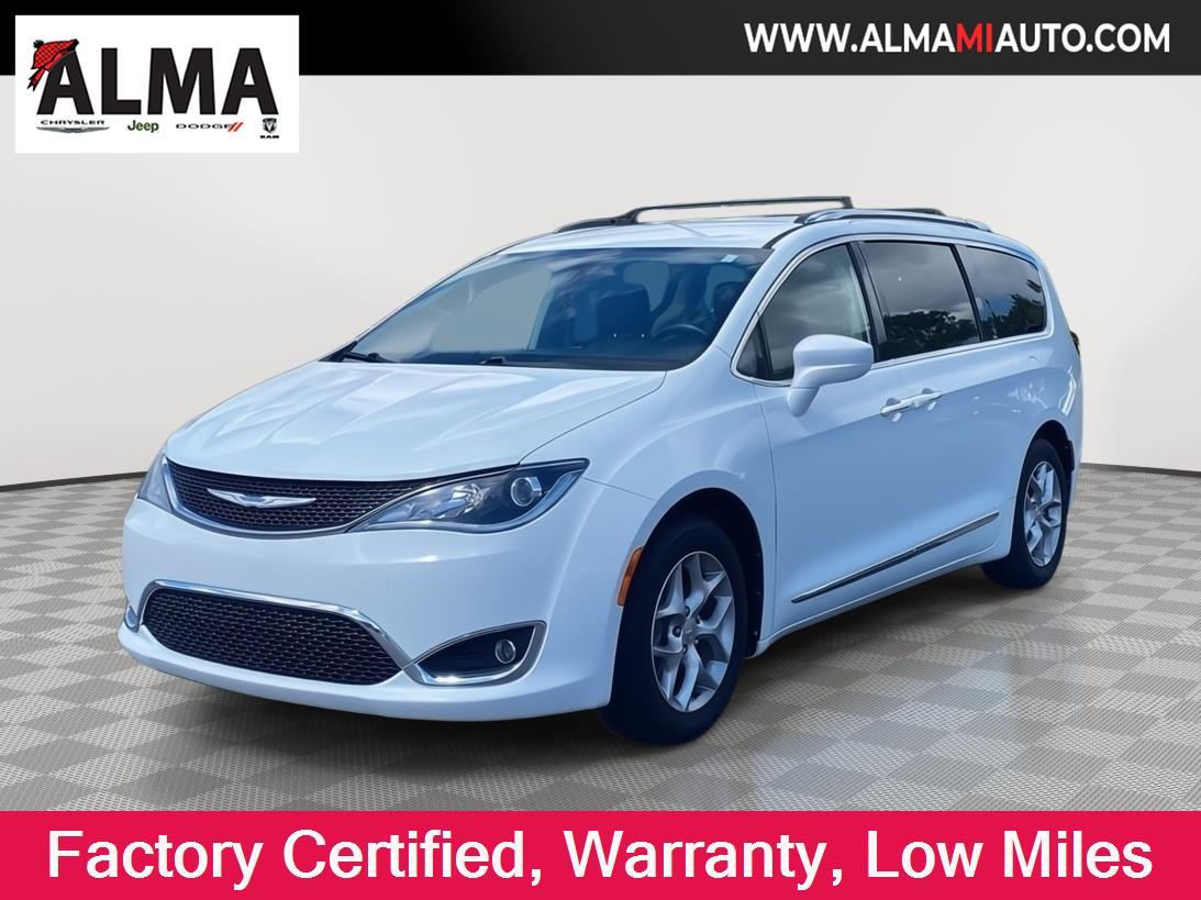 2018 Chrysler Pacifica Touring L photo 2