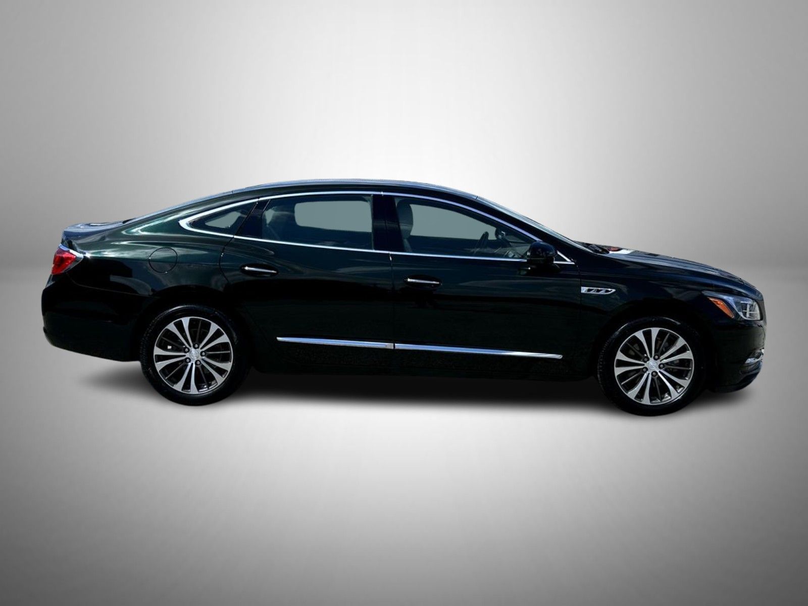 2017 Buick LaCrosse Preferred photo 4