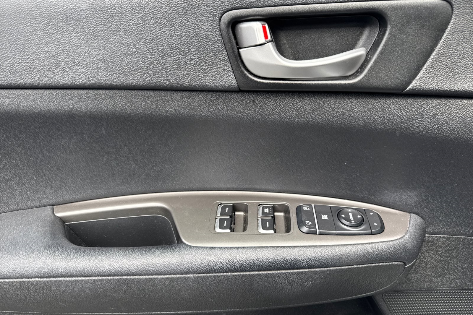 2019 Kia Optima LX photo 9