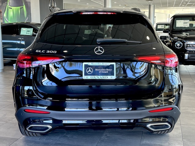 2025 Mercedes Benz GLC 300 photo 4