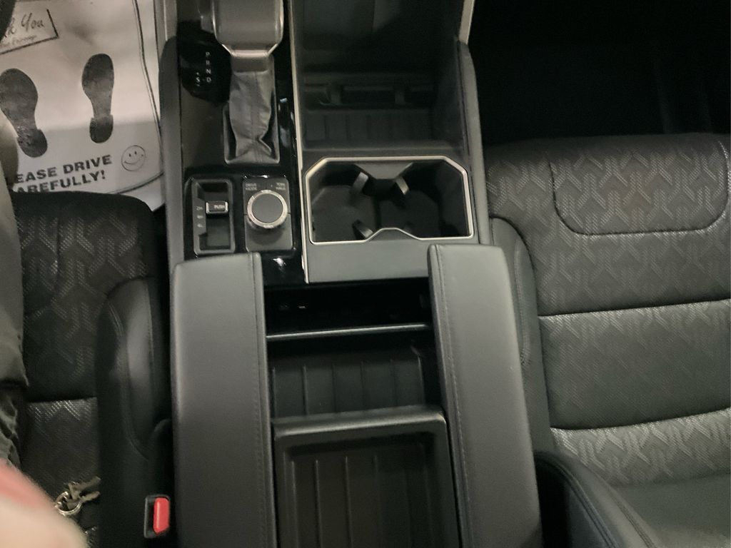 2022 Toyota Tundra Limited photo 13