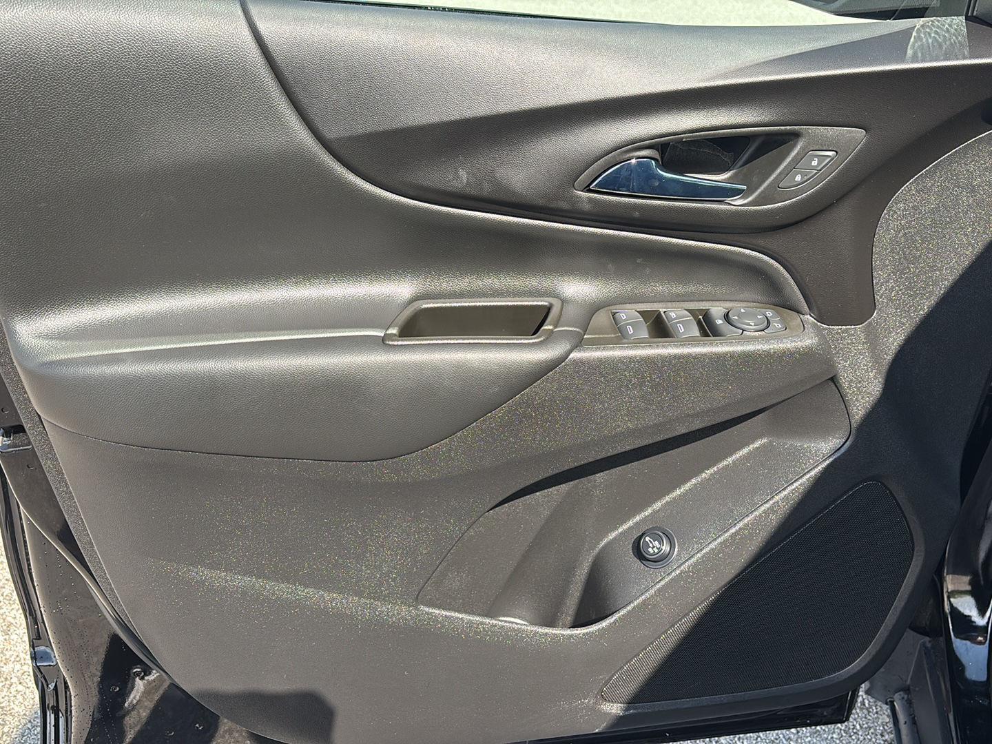 2023 Chevrolet Equinox LT photo 17