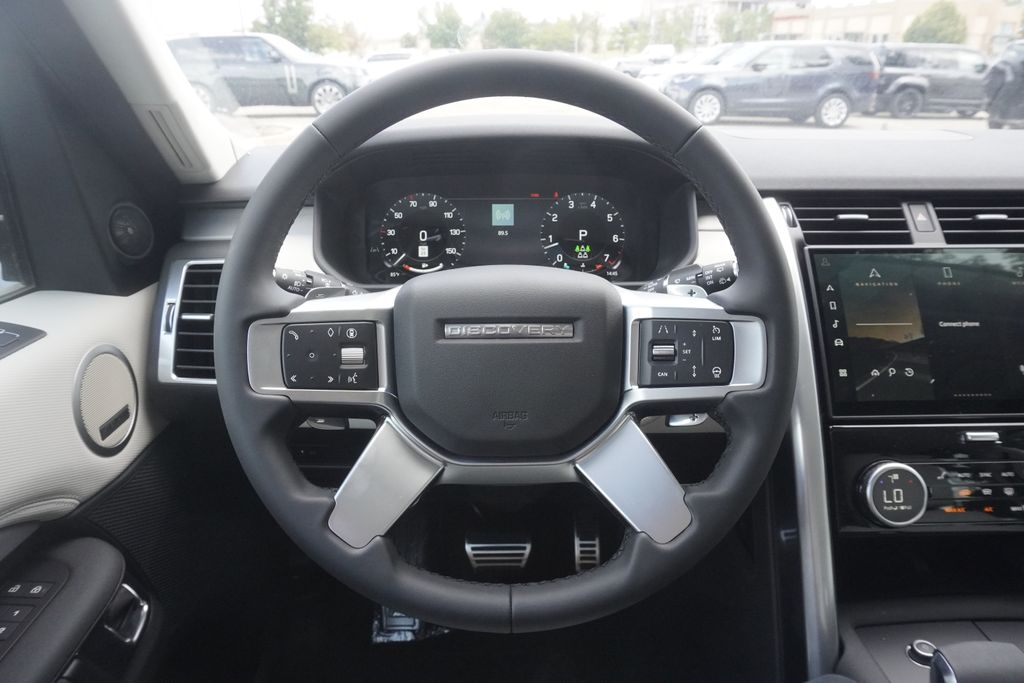 2025 Land Rover Discovery SE photo 9