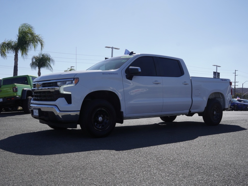 2024 Chevrolet Silverado 1500 LT photo 8
